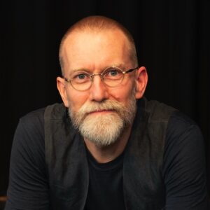 Dr Tim Edwards-Hart